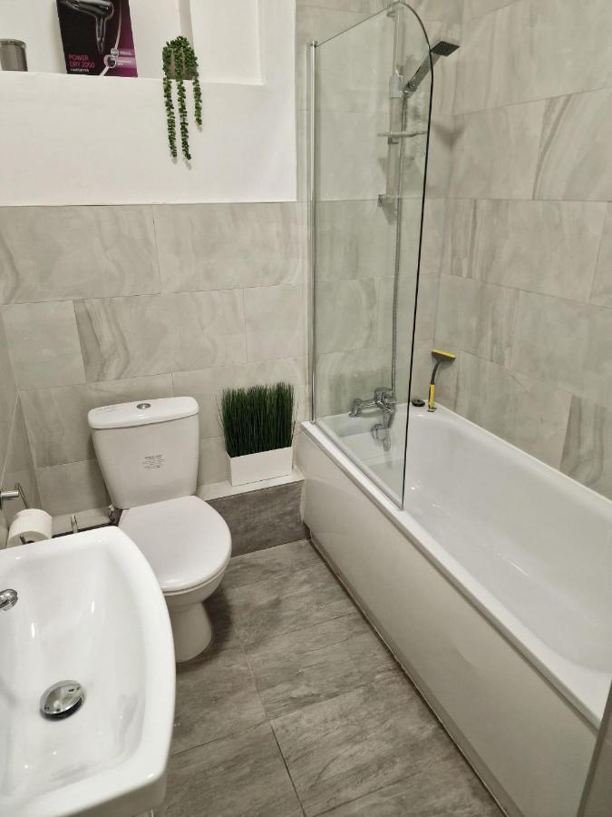Spacious 4 Bedrooms Apartment For 10 Near Marble Arch London Kültér fotó